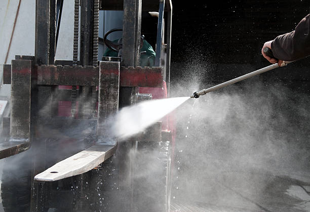 Why Choose Our Certified Pressure Washing Experts for Your Project Needs in Tulare, CA?